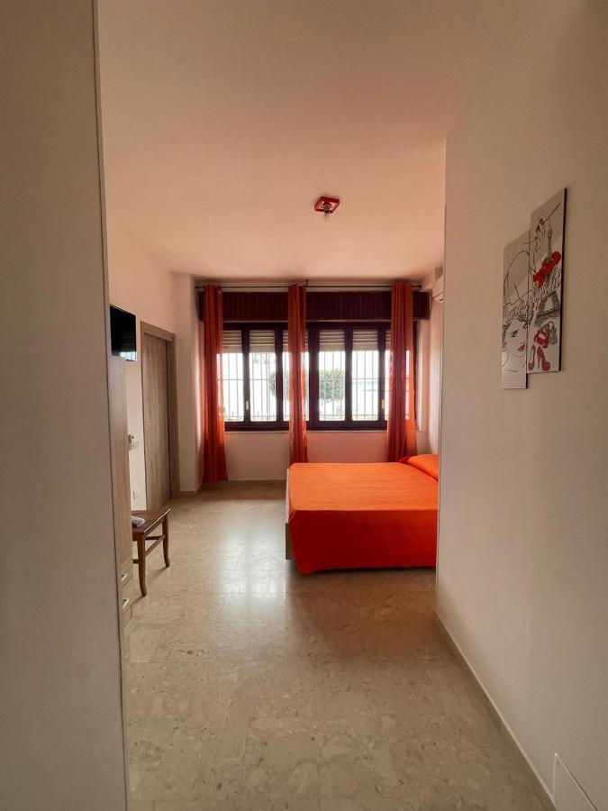 كروتوني La Finestra Sul Mare B&B المظهر الخارجي الصورة