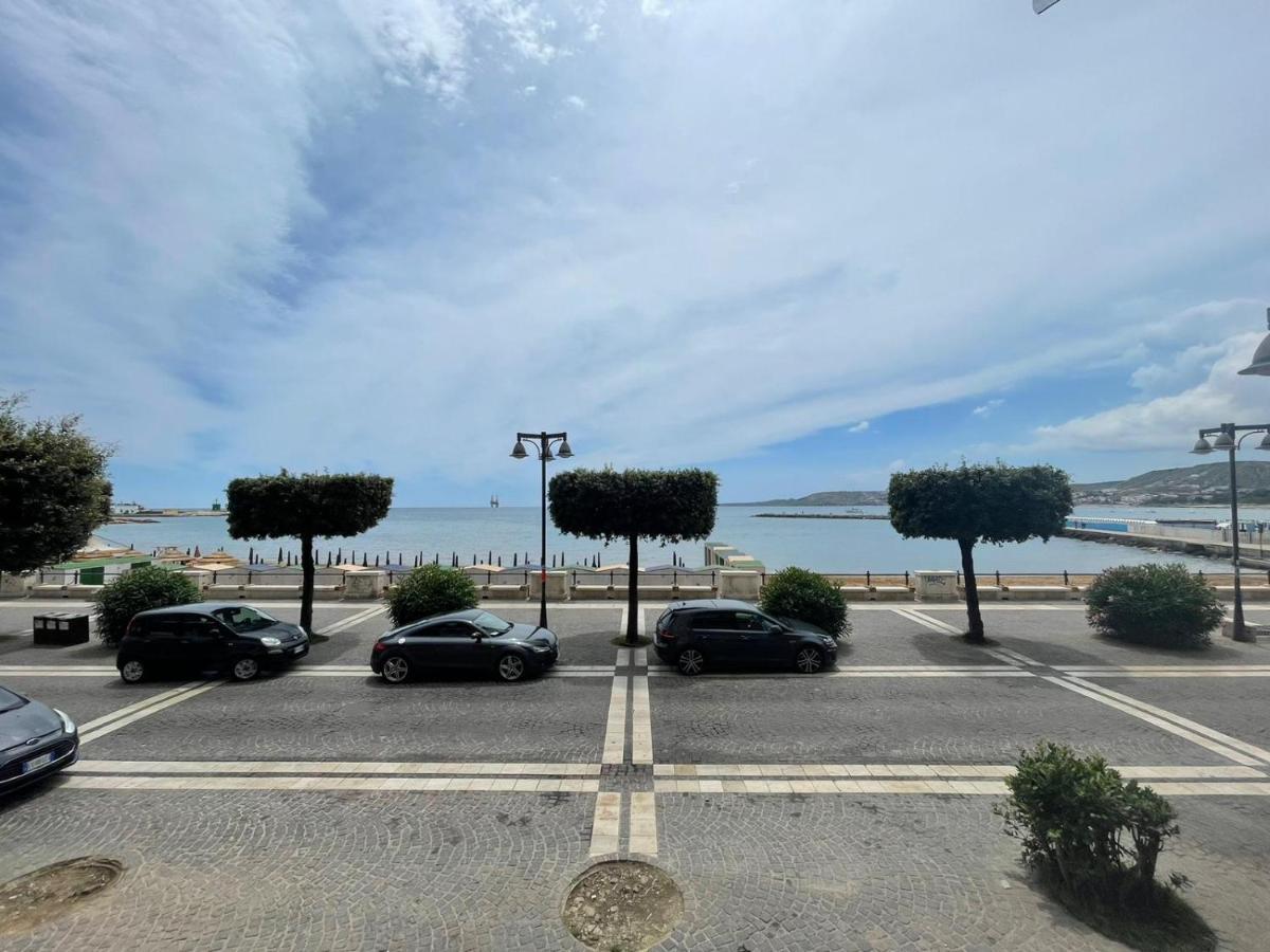 كروتوني La Finestra Sul Mare B&B المظهر الخارجي الصورة