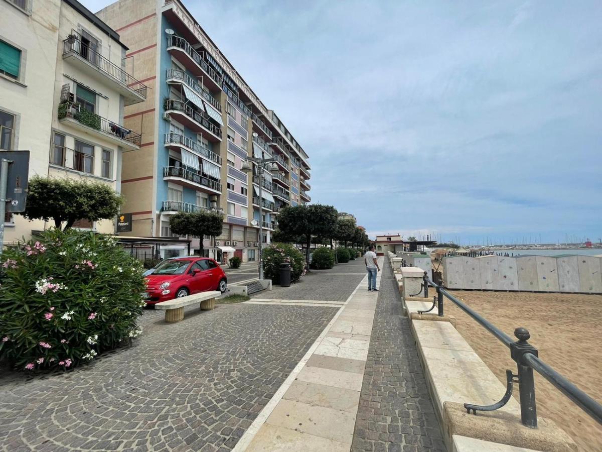 كروتوني La Finestra Sul Mare B&B المظهر الخارجي الصورة