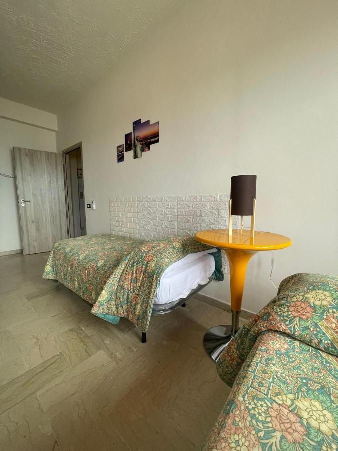 كروتوني La Finestra Sul Mare B&B المظهر الخارجي الصورة