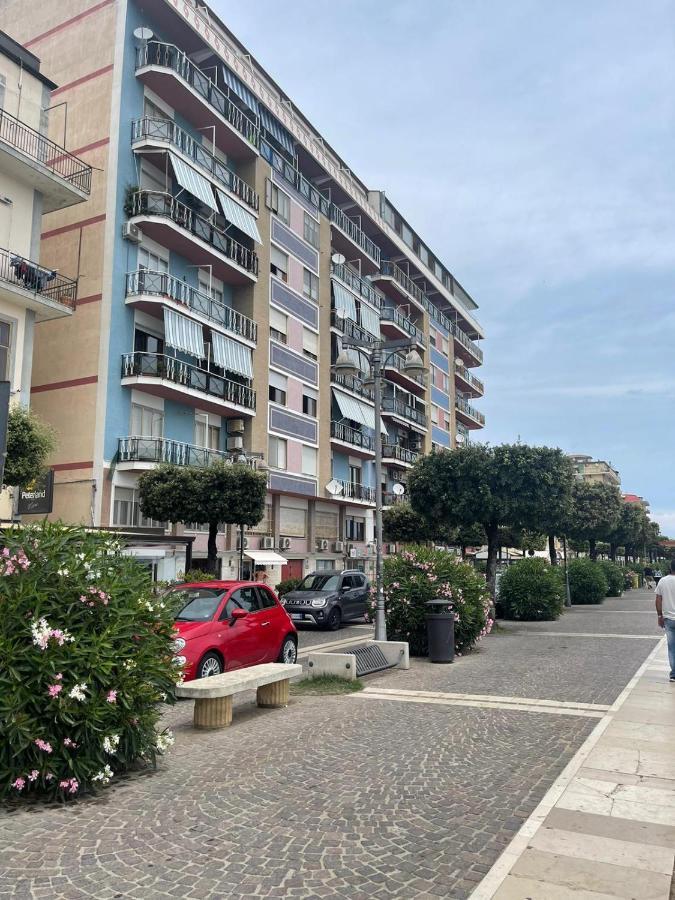 كروتوني La Finestra Sul Mare B&B المظهر الخارجي الصورة