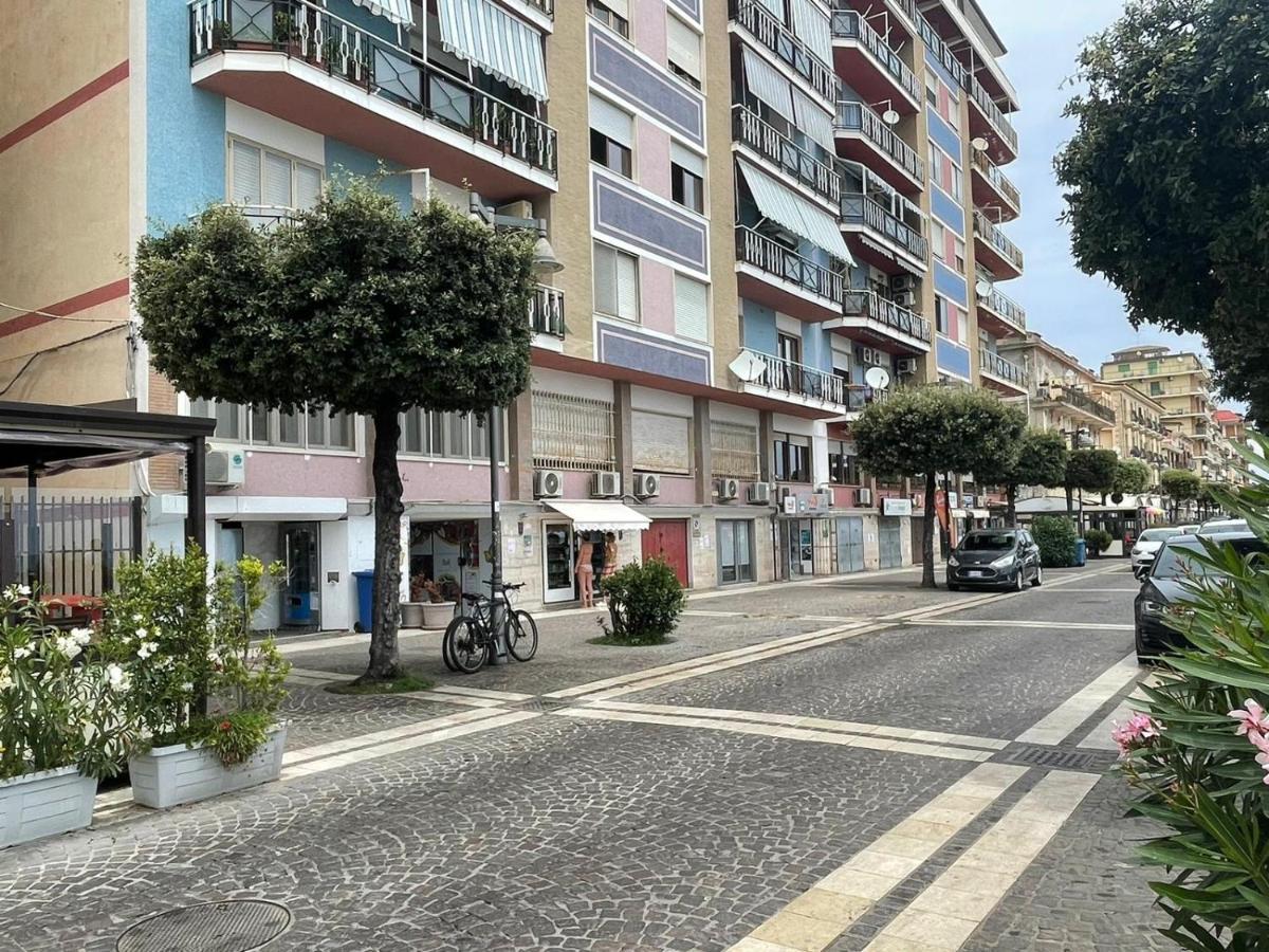 كروتوني La Finestra Sul Mare B&B المظهر الخارجي الصورة